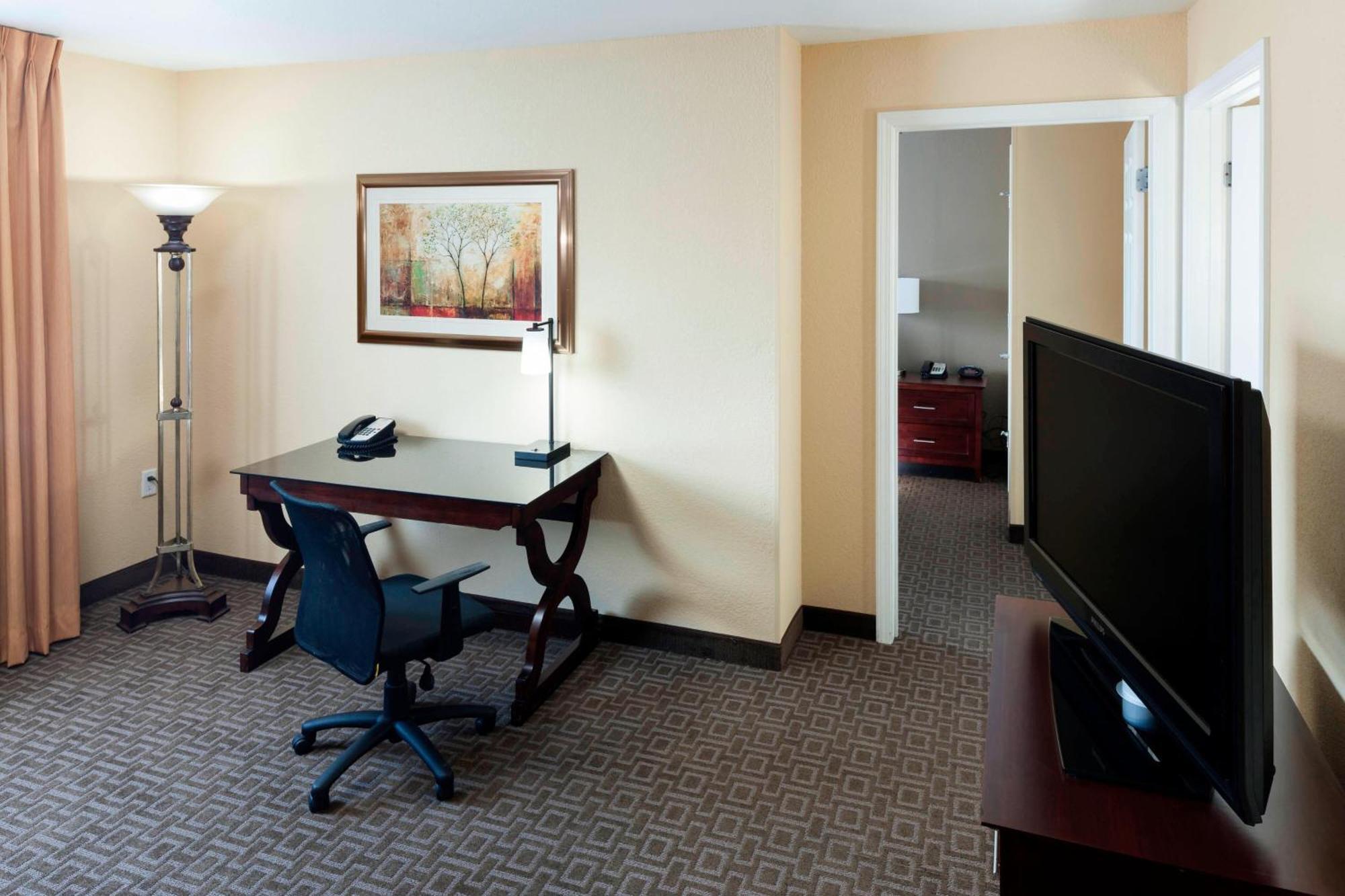 Towneplace Suites By Marriott Texarkana Exterior photo