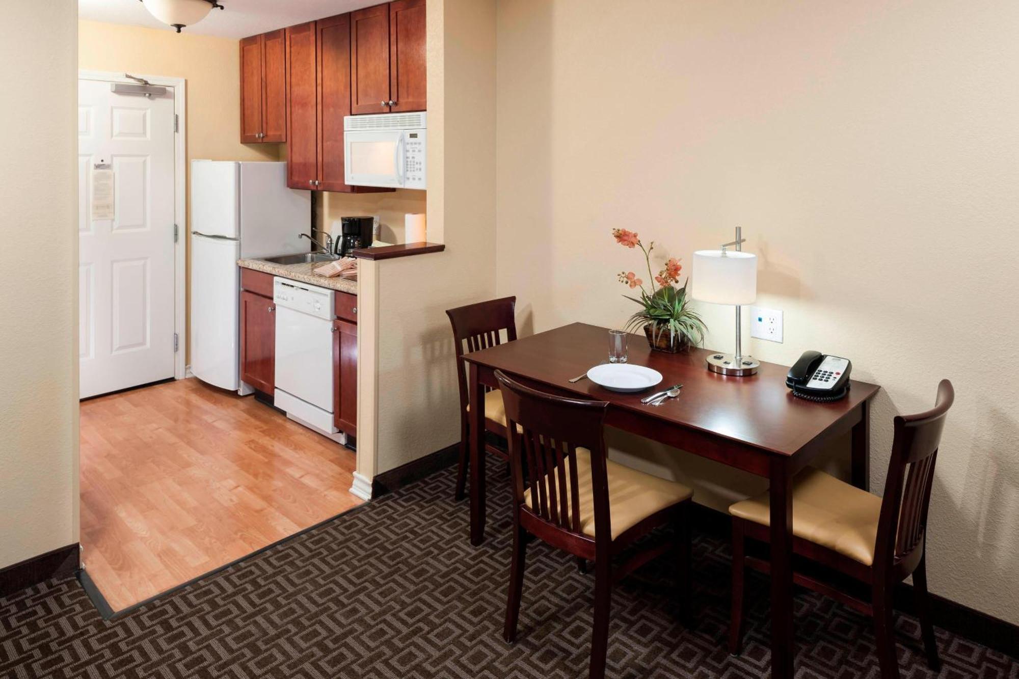 Towneplace Suites By Marriott Texarkana Exterior photo